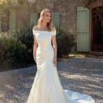 لباس عقد و عروسی یقه اف شولدر یا یقه قایقی